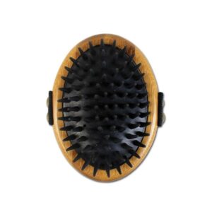 מברשת במבוק מסאז' מתלבשת על היד Bamboo Groom